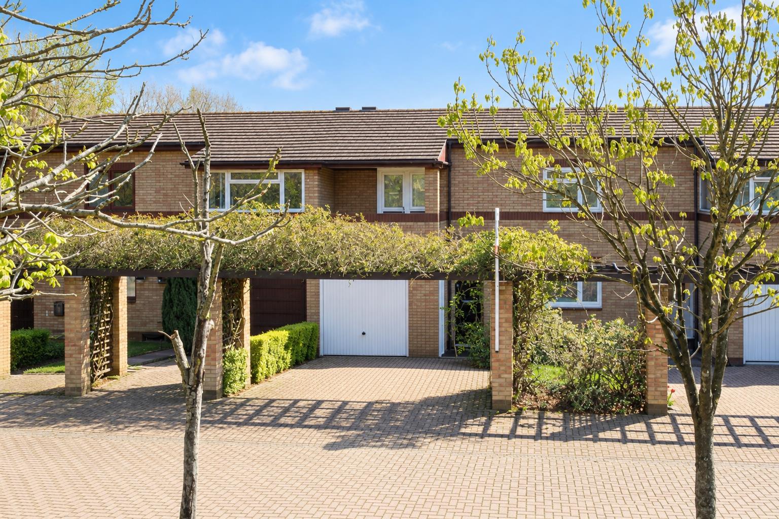 3 bed property in Sutcliffe Avenue, Milton Keynes
